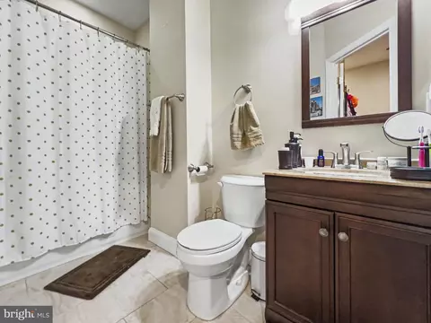 Bath - 1610 N Broadway N, Baltimore, MD 21213 photo 4 of 4