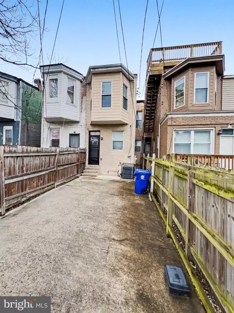 Exterior - 1610 N Broadway N, Baltimore, MD 21213 photo 2 of 2