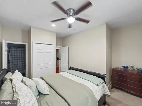 Bedroom - 1610 N Broadway N, Baltimore, MD 21213 photo 1 of 4