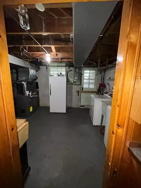 1106 Anglesea St, Baltimore, MD 21224 photo 9