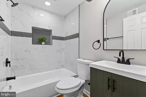 Bath - 1820 N Collington Ave, Baltimore, MD 21213 photo 1 of 5