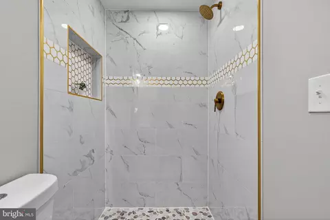 Bath - 1820 N Collington Ave, Baltimore, MD 21213 photo 3 of 5