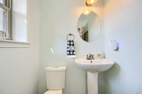 Bath - 232 S Ann St, Baltimore, MD 21231 photo 1 of 12