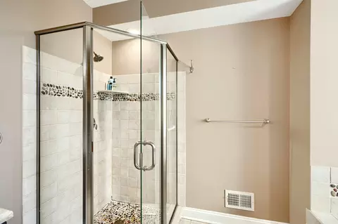 Bath - 232 S Ann St, Baltimore, MD 21231 photo 5 of 12