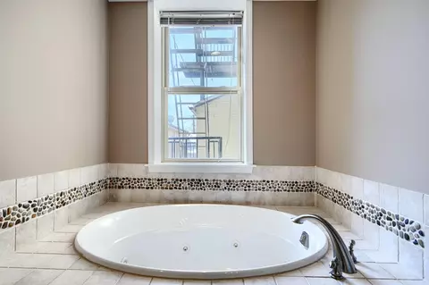 Bath - 232 S Ann St, Baltimore, MD 21231 photo 3 of 12