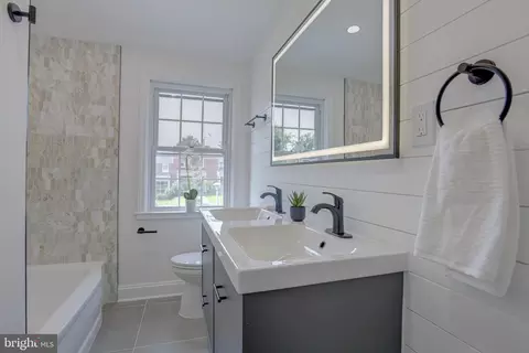 Bath - 1400 Walker Ave, Baltimore, MD 21239 photo 2 of 3