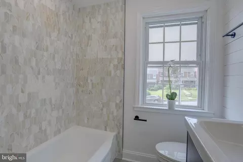 Bath - 1400 Walker Ave, Baltimore, MD 21239 photo 3 of 3