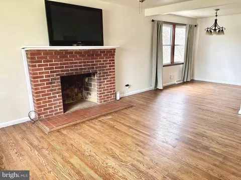 4121 5th St, Baltimore, MD 21225 photo 2