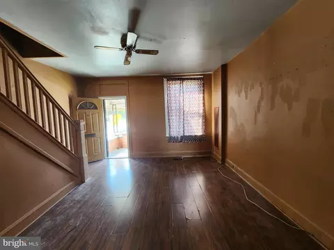 Living - 3532 Esther Pl, Baltimore, MD 21224 photo 2 of 2