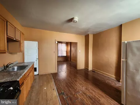 Entry Way - 3532 Esther Pl, Baltimore, MD 21224 photo 3 of 5