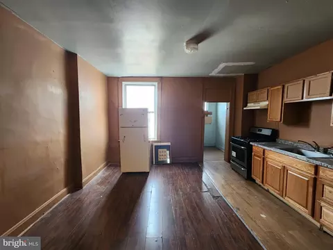 Living - 3532 Esther Pl, Baltimore, MD 21224 photo 1 of 2