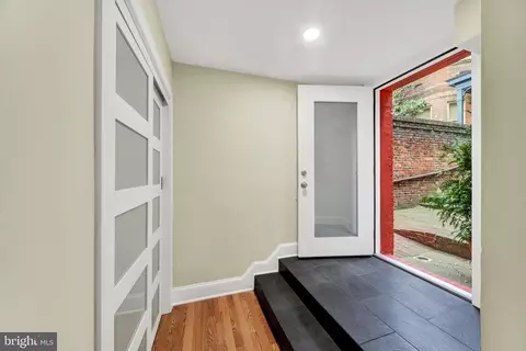 Entry Way - 15 Branch Ln #22, Baltimore, MD 21201 photo 1 of 2