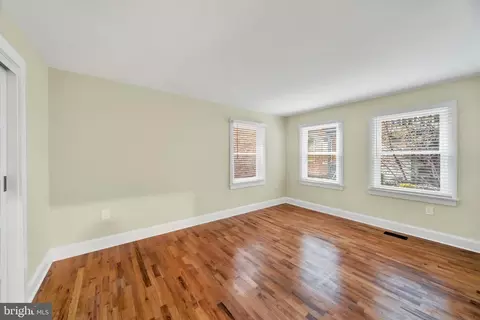 Bedroom - 15 Branch Ln #22, Baltimore, MD 21201 photo 4 of 4