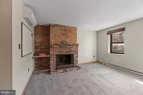 Living - 1608 Eastern Ave, Baltimore, MD 21231 photo 5 of 5