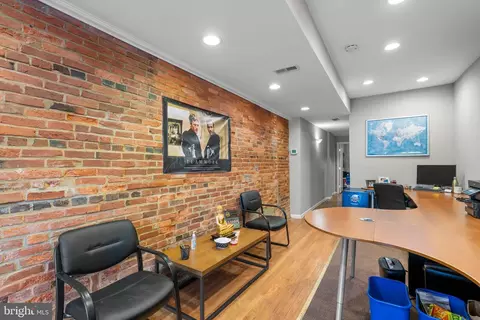 Entry Way - 1608 Eastern Ave, Baltimore, MD 21231 photo 4 of 15