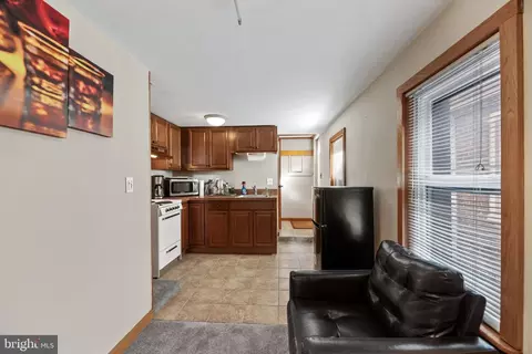 Entry Way - 1608 Eastern Ave, Baltimore, MD 21231 photo 8 of 15