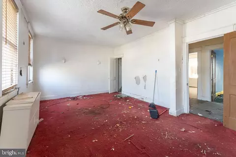 Living - 2105 Whittier Ave, Baltimore, MD 21217 photo 6 of 6