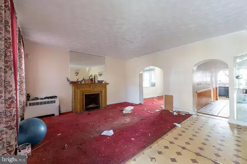 Living - 2105 Whittier Ave, Baltimore, MD 21217 photo 2 of 6