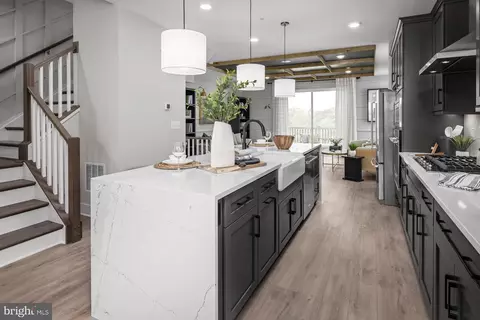 242 Light Street, Baltimore, MD 21230