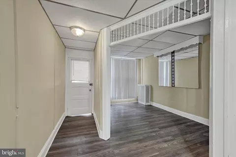 Entry Way - 2528 Mcculloh St, Baltimore, MD 21217 photo 1 of 5