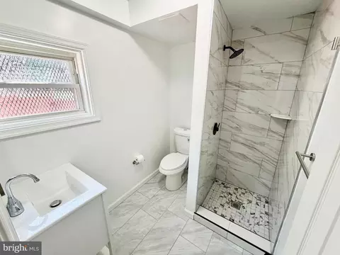 Bath - 2129 E Federal St, Baltimore, MD 21213 photo 3 of 3
