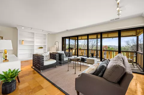 200 Cross Keys Rd #R 68, Baltimore, MD 21210