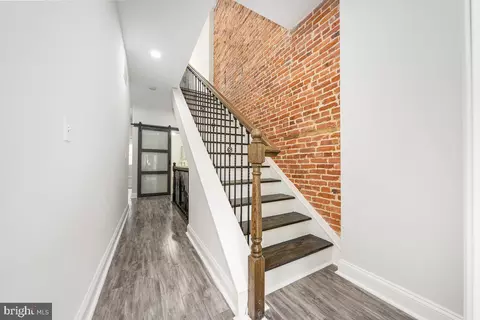 Entry Way - 523 E 20th St, Baltimore, MD 21218 photo 7 of 10