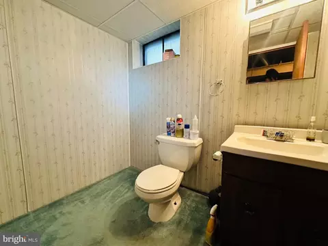 Bath - 3807 Cedarhurst Rd, Baltimore, MD 21206 photo 2 of 3