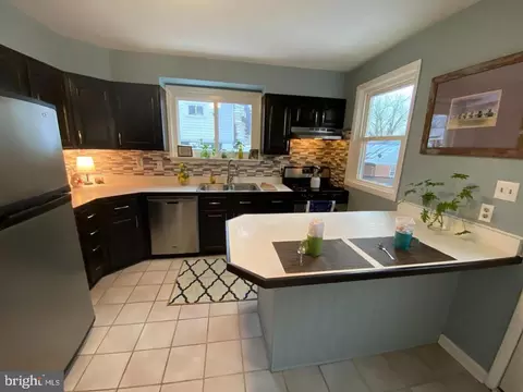 3807 Cedarhurst Rd, Baltimore, MD 21206 photo 2