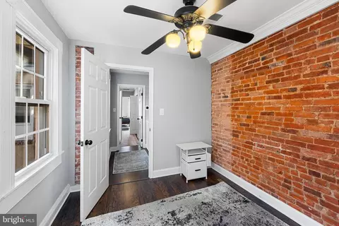Entry Way - 807 S Luzerne Ave, Baltimore, MD 21224 photo 5 of 5