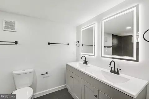 Bath - 4716 Schley Ave, Baltimore, MD 21206 photo 4 of 5
