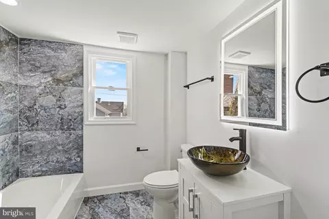 Bath - 4716 Schley Ave, Baltimore, MD 21206 photo 2 of 5