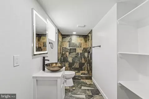 Bath - 4716 Schley Ave, Baltimore, MD 21206 photo 3 of 5
