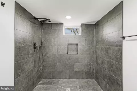 Bath - 4716 Schley Ave, Baltimore, MD 21206 photo 5 of 5