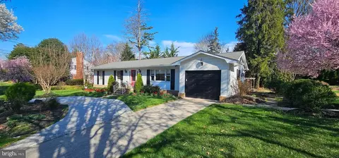 5806 N Charles St, Baltimore, MD 21210