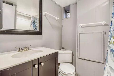 Bath - 211 E Lake Ave, Baltimore, MD 21212 photo 3 of 3