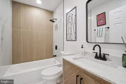 Bath - 530 E 38th St, Baltimore, MD 21218 photo 1 of 1
