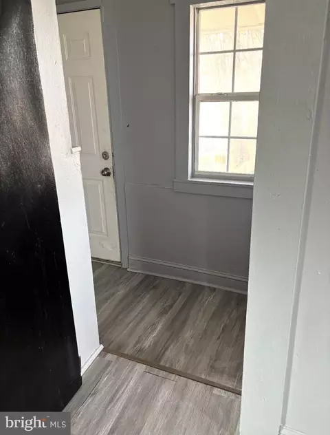 Entry Way - 1500 Locust St, Baltimore City, MD 21226 photo 1 of 2