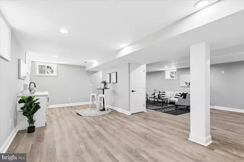 Entry Way - 1315 Lakeside Ave, Baltimore, MD 21218 photo 6 of 10