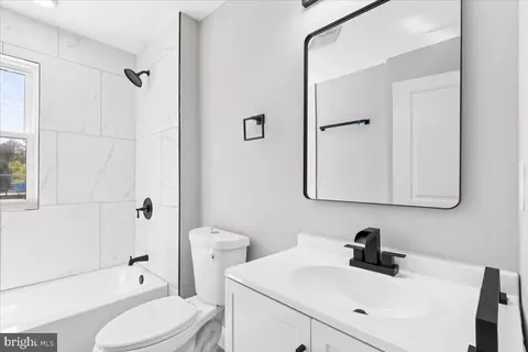 Bath - 1315 Lakeside Ave, Baltimore, MD 21218 photo 6 of 7
