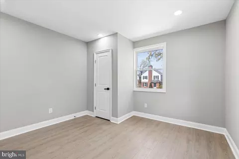 Entry Way - 1315 Lakeside Ave, Baltimore, MD 21218 photo 8 of 10