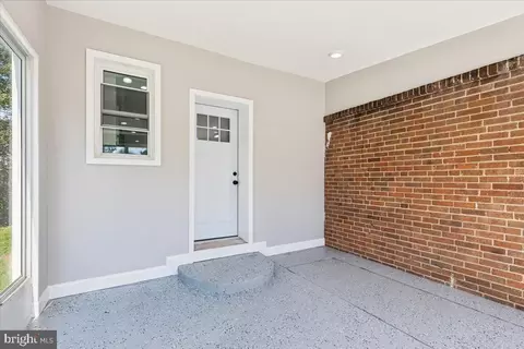 Entry Way - 1315 Lakeside Ave, Baltimore, MD 21218 photo 10 of 10