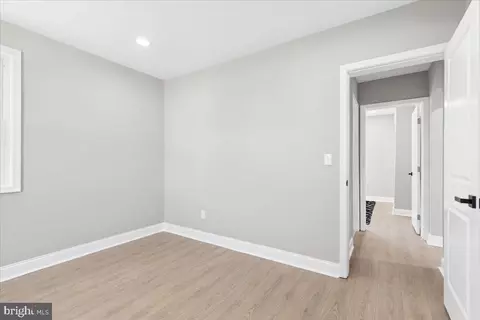 Entry Way - 1315 Lakeside Ave, Baltimore, MD 21218 photo 7 of 10