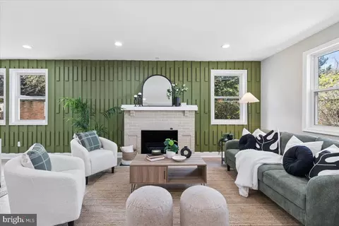 Living - 1315 Lakeside Ave, Baltimore, MD 21218 photo 1 of 1