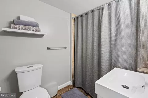 Bath - 307 S Exeter St, Baltimore, MD 21202 photo 6 of 8