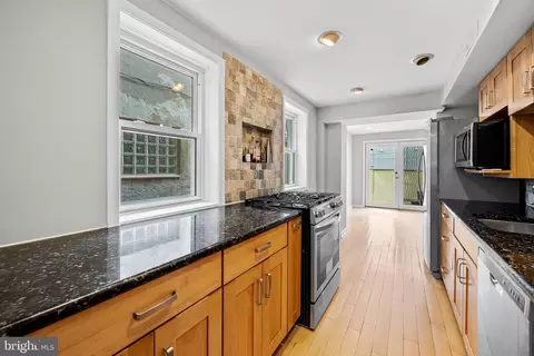 Entry Way - 307 S Exeter St, Baltimore, MD 21202 photo 2 of 4