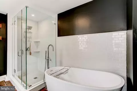 Bath - 307 S Exeter St, Baltimore, MD 21202 photo 4 of 8