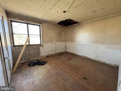 Bedroom - 3835 8th St, Baltimore, MD 21225 photo 1 of 2
