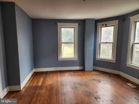 Living - 4400 White Ave, Baltimore, MD 21206 photo 4 of 4