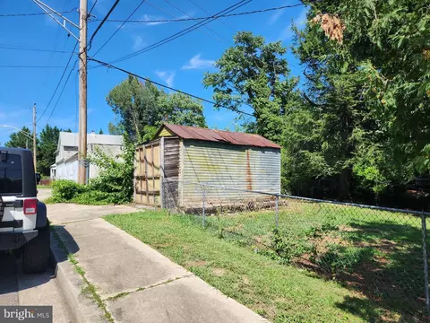 Exterior - 4400 White Ave, Baltimore, MD 21206 photo 2 of 4